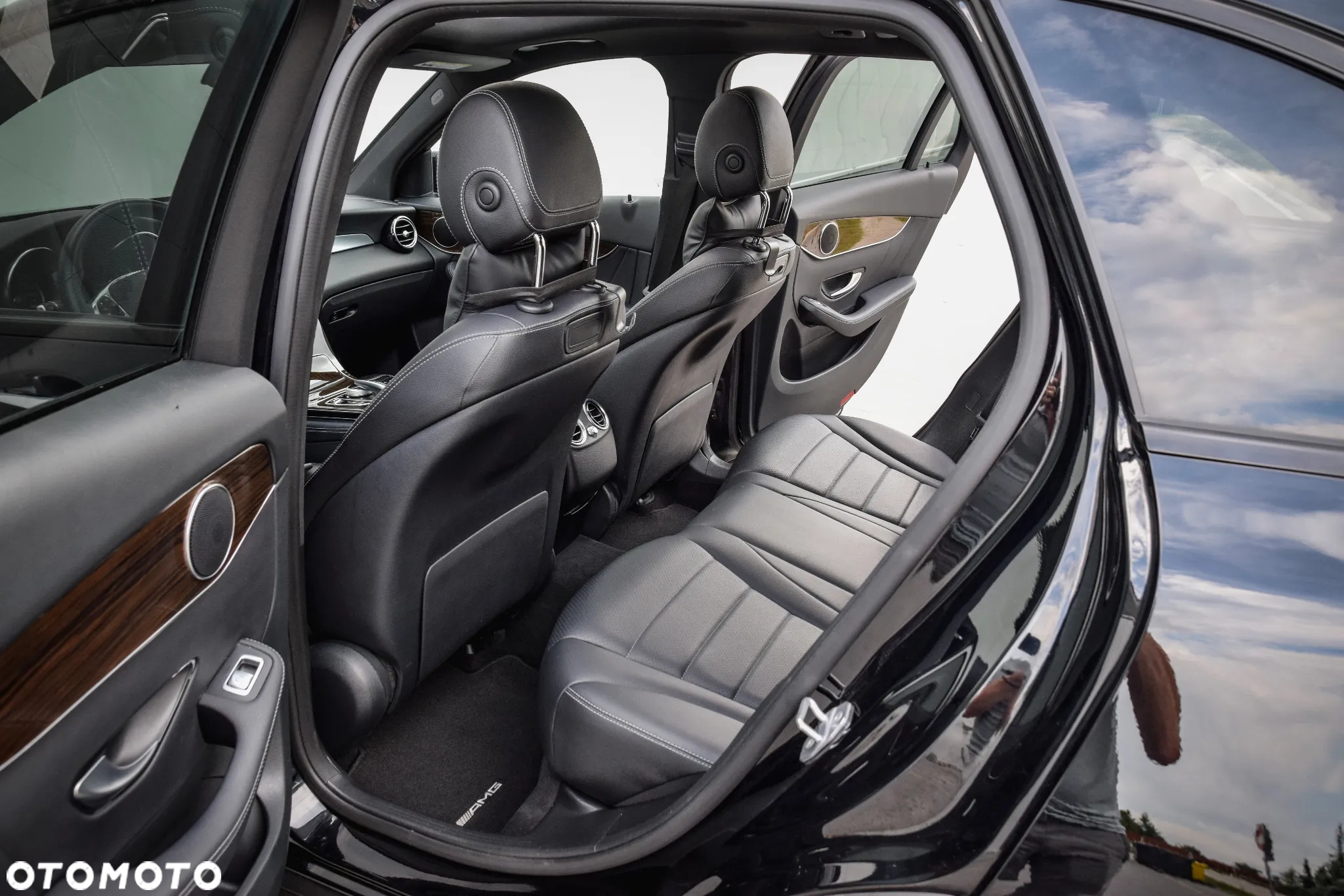 Mercedes-Benz GLC 300 4Matic 9G-TRONIC AMG Line - 22