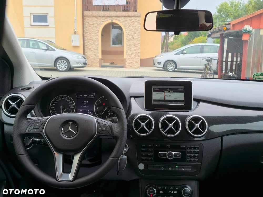 Mercedes-Benz Klasa B 180 CDI (BlueEFFICIENCY) 7G-DCT - 20