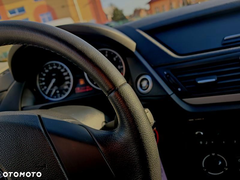 BMW X1 sDrive18i xLine - 28