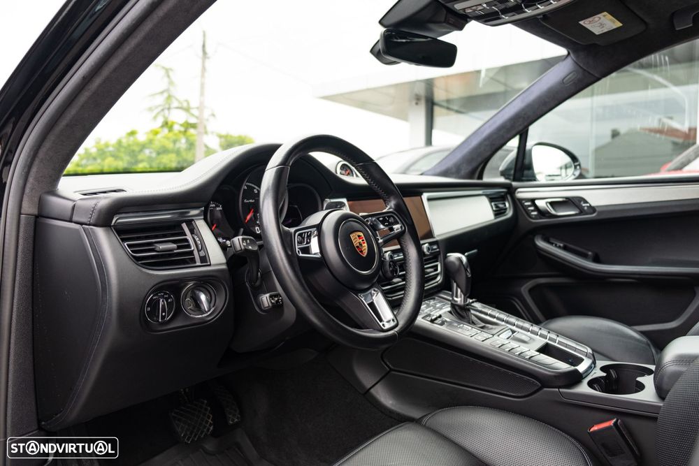 Porsche Macan Turbo - 23