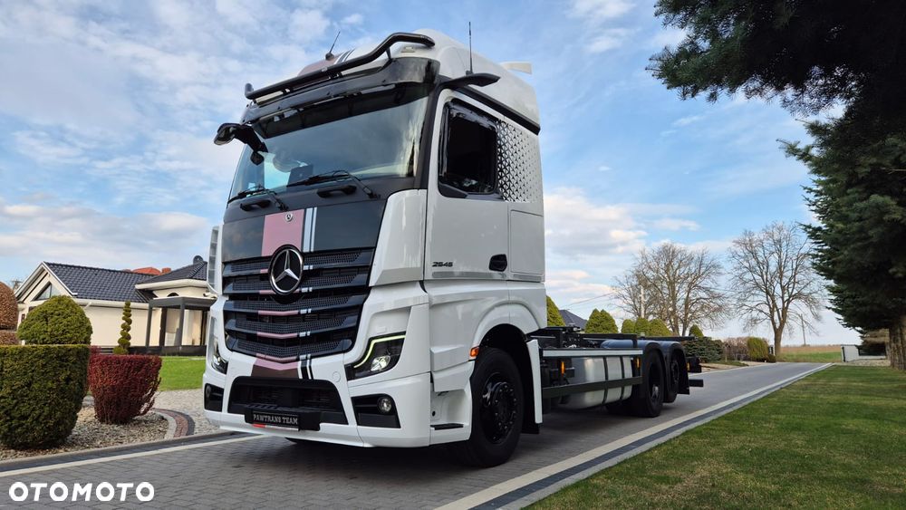 Mercedes-Benz MERCEDES-BENZ///ACTROS/// BIG SPACE///2022///BDF/// NOWY///NIE UŻYWANY/// JEDYNE 12 TYŚ KM///SALONKA/// KAMERY///VIRTUAL COCPIT///FULL LED///STAN JAK NOWY. - 2