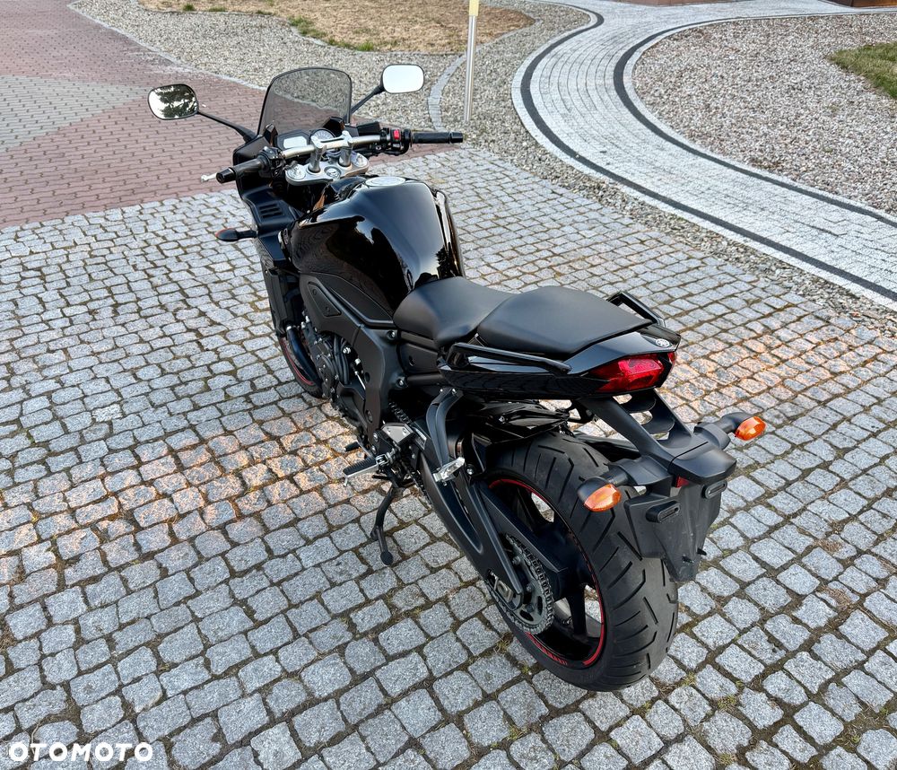 Yamaha FZ - 13