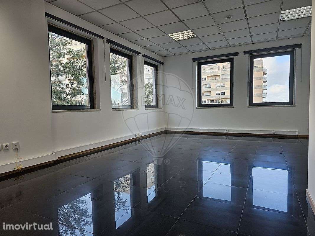 Escritório  para arrendamento - Grande imagem: 2/9