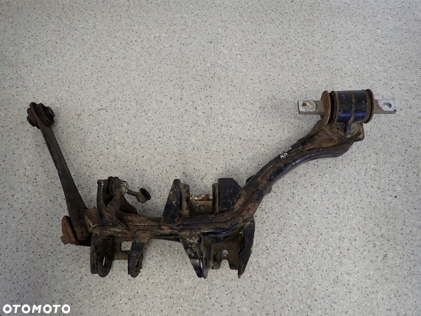 HONDA FR-V FRV WAHACZ DOLNY TYLNY PRAWY - 2