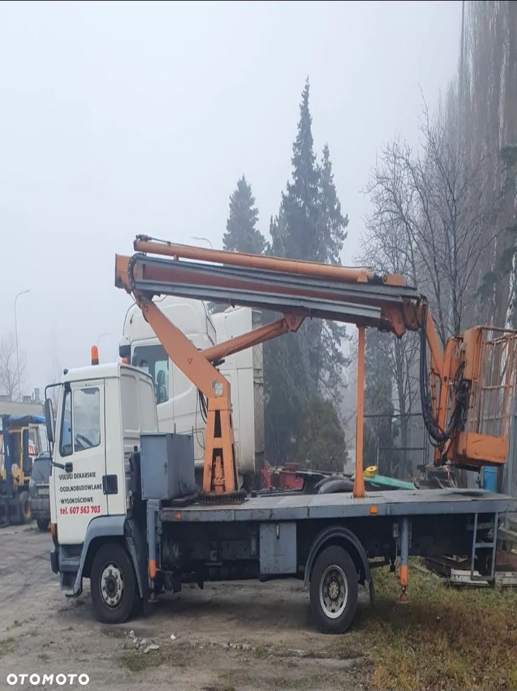 DAF IS - 4