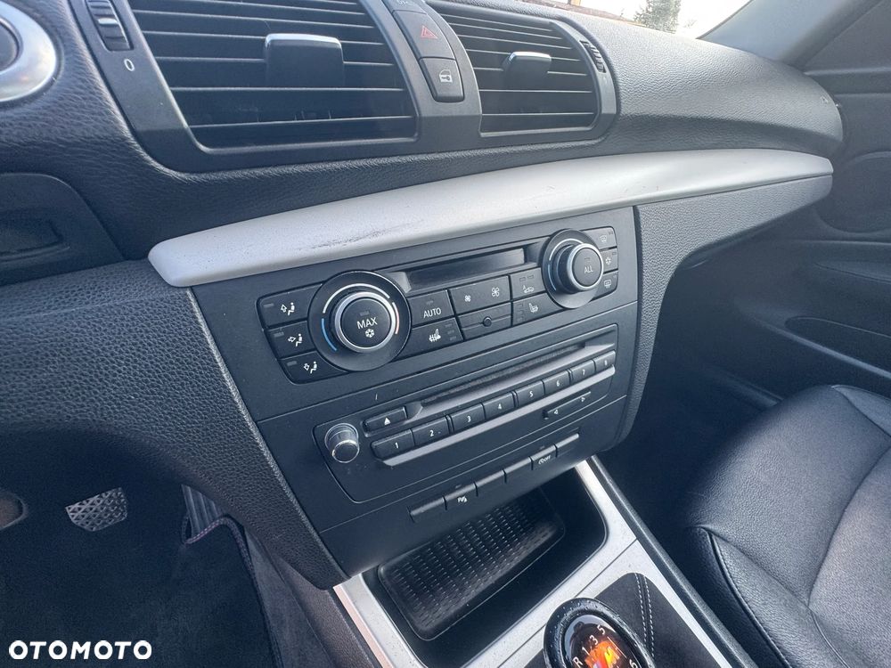 BMW Seria 1 120d DPF Edition Sport - 36
