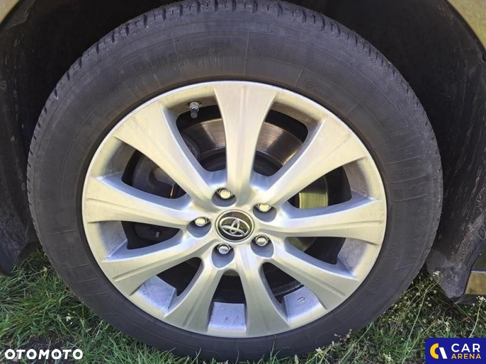 Toyota Camry - 12