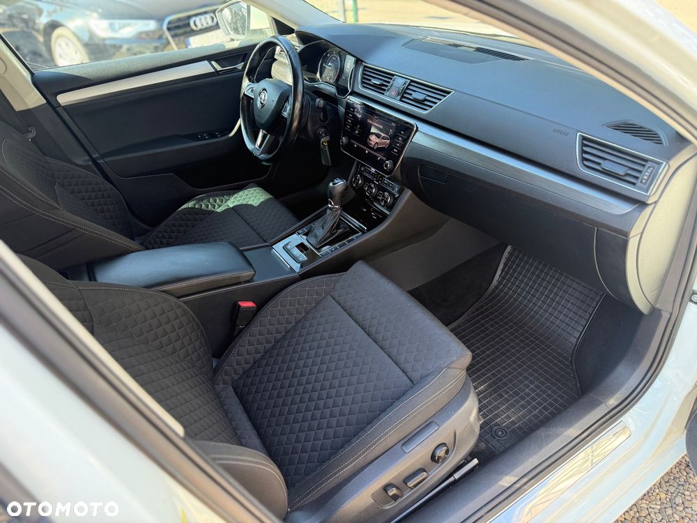 Skoda Superb 2.0 TDI Ambition DSG - 22