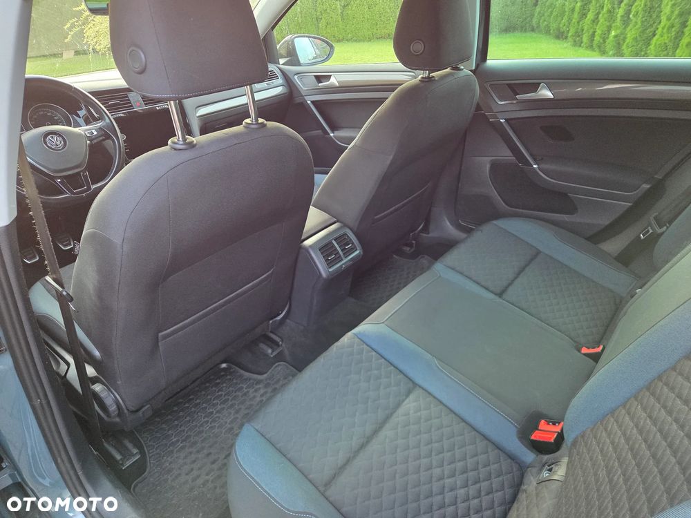 Volkswagen Golf - 12