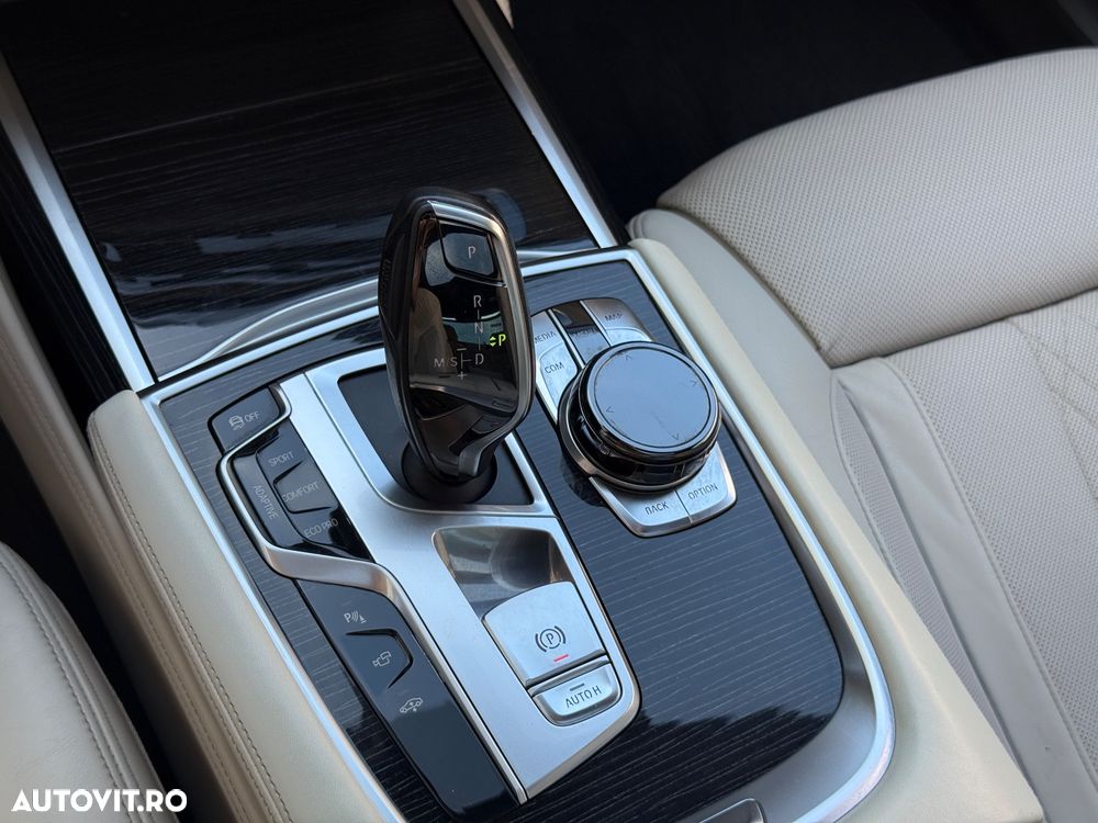 BMW Seria 7 740Ld xDrive - 25
