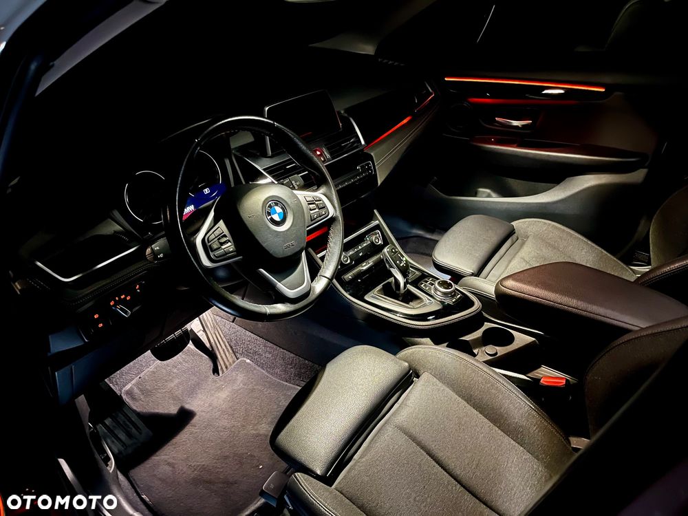BMW Seria 2 218d Sport Line - 11
