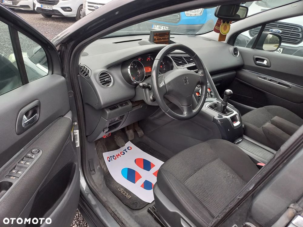 Peugeot 5008 - 12
