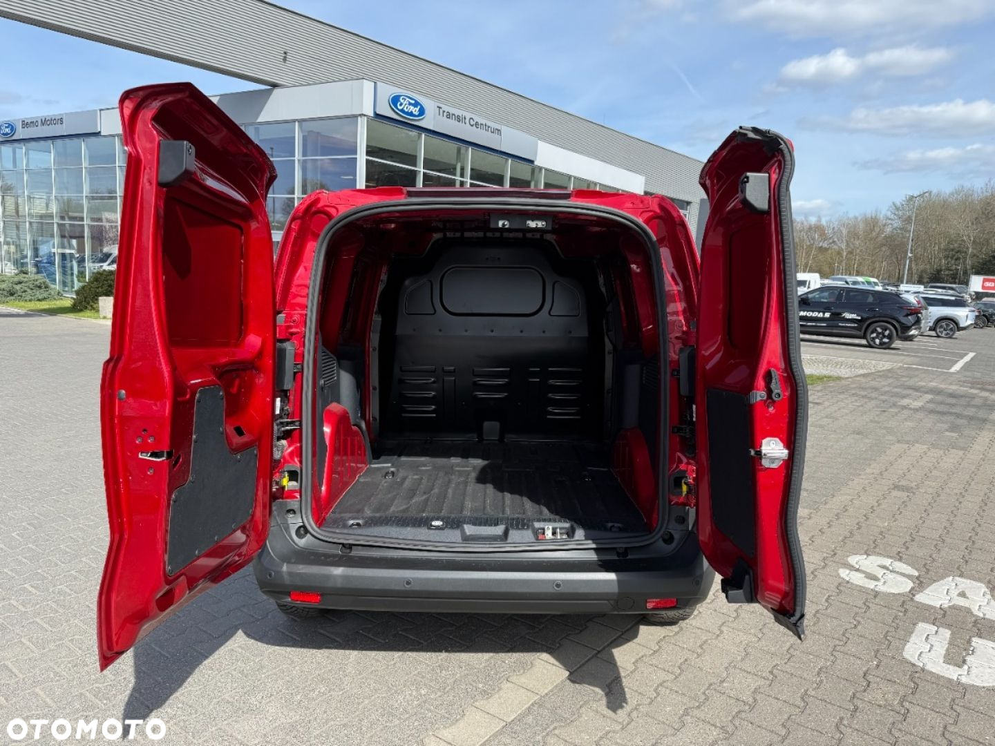 Ford Transit Courier - 24