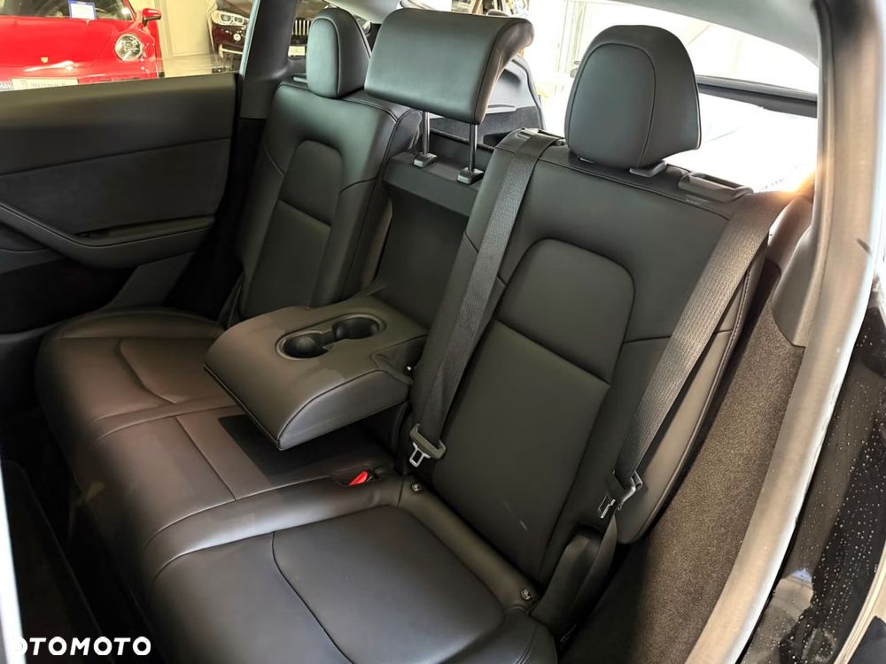 Tesla Model Y Long Range Dual Motor AWD - 7