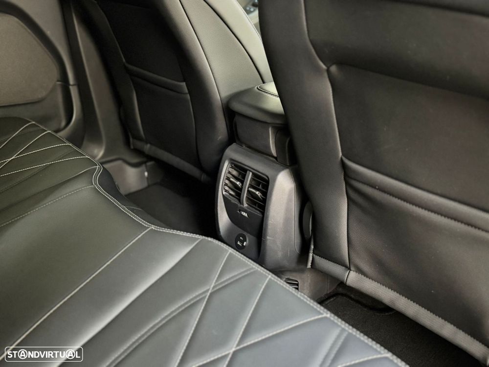 Ford Mustang Mach-E 72.6 kWh Base - 22