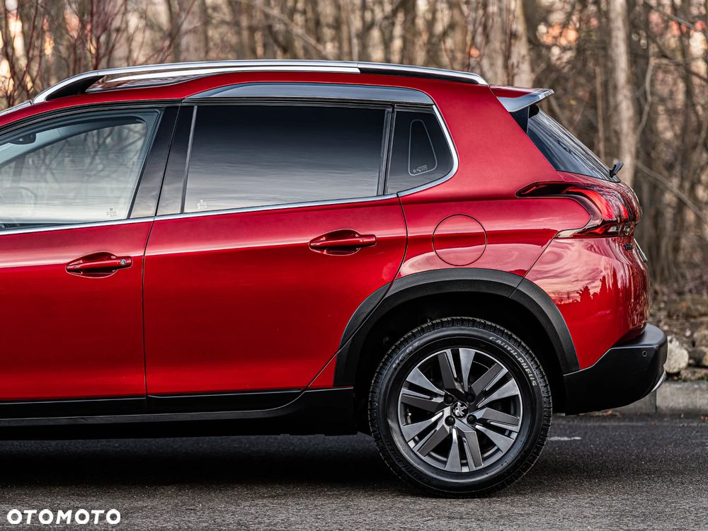 Peugeot 2008 1.2 Pure Tech Allure S&S - 8