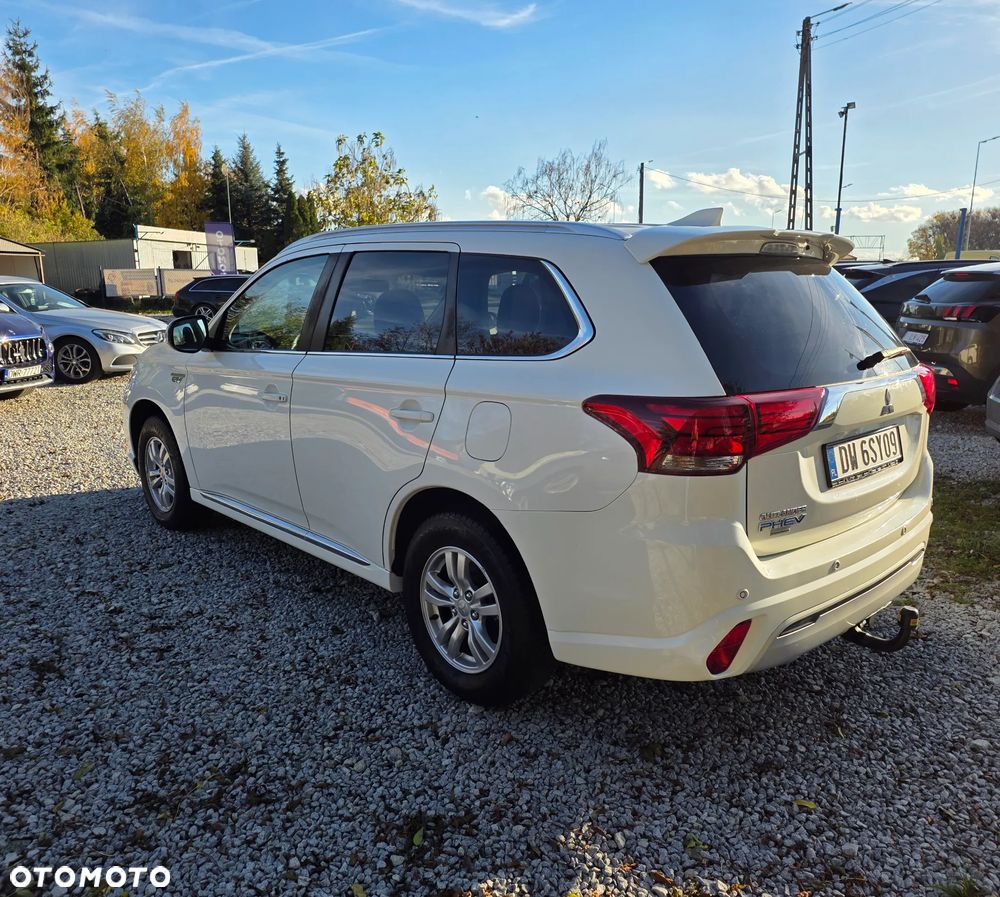 Mitsubishi Outlander 2.4 4WD Plug-In Hybrid Diamant - 6