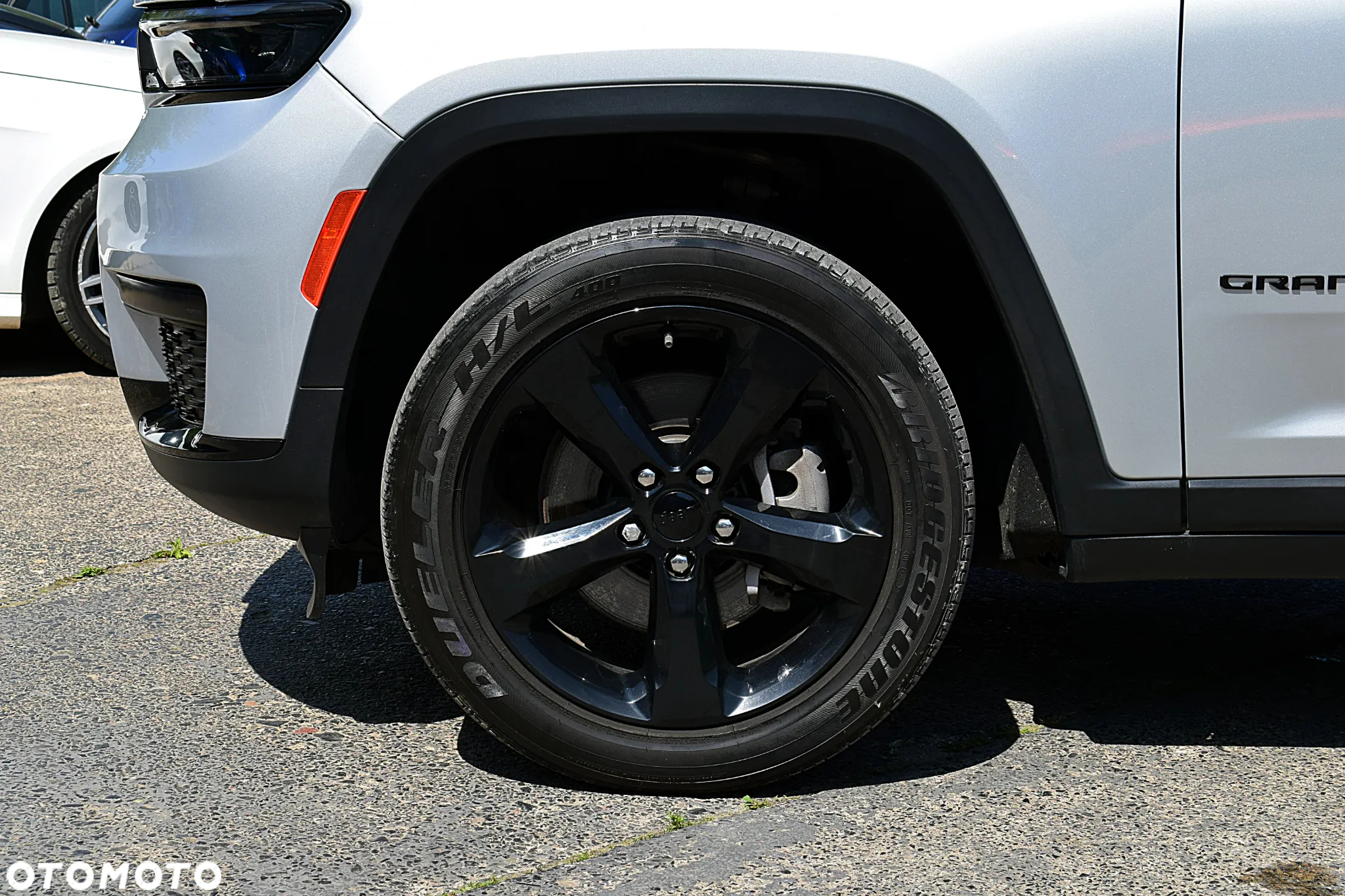 Jeep Grand Cherokee - 21