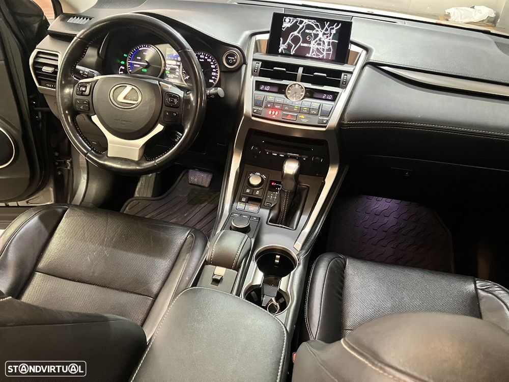 Lexus NX 300h Executive Plus - 21