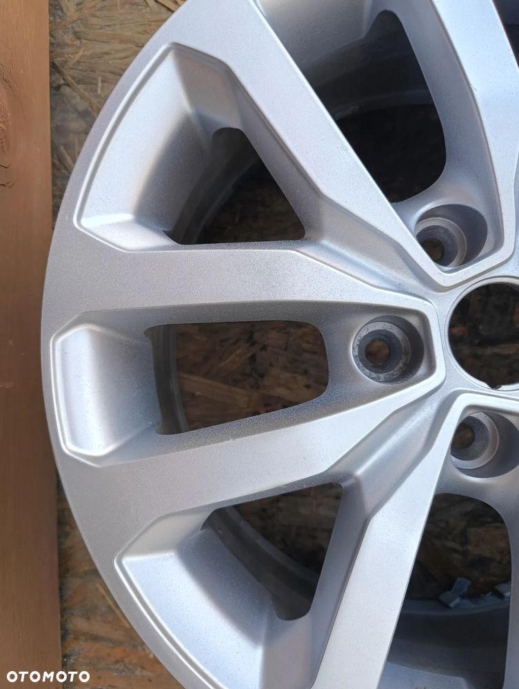 Felga aluminiowa Renault OE 403004770R 403004615R 7.0" x 17" 5x114.3 ET 40 - 2