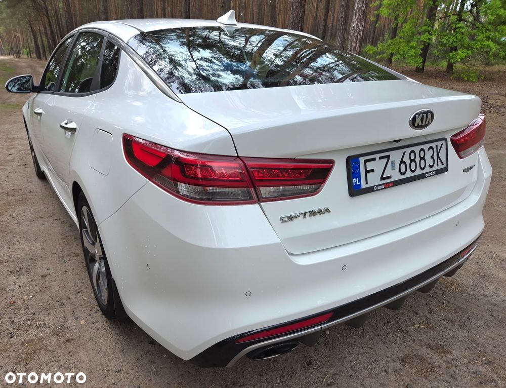 Kia Optima - 16