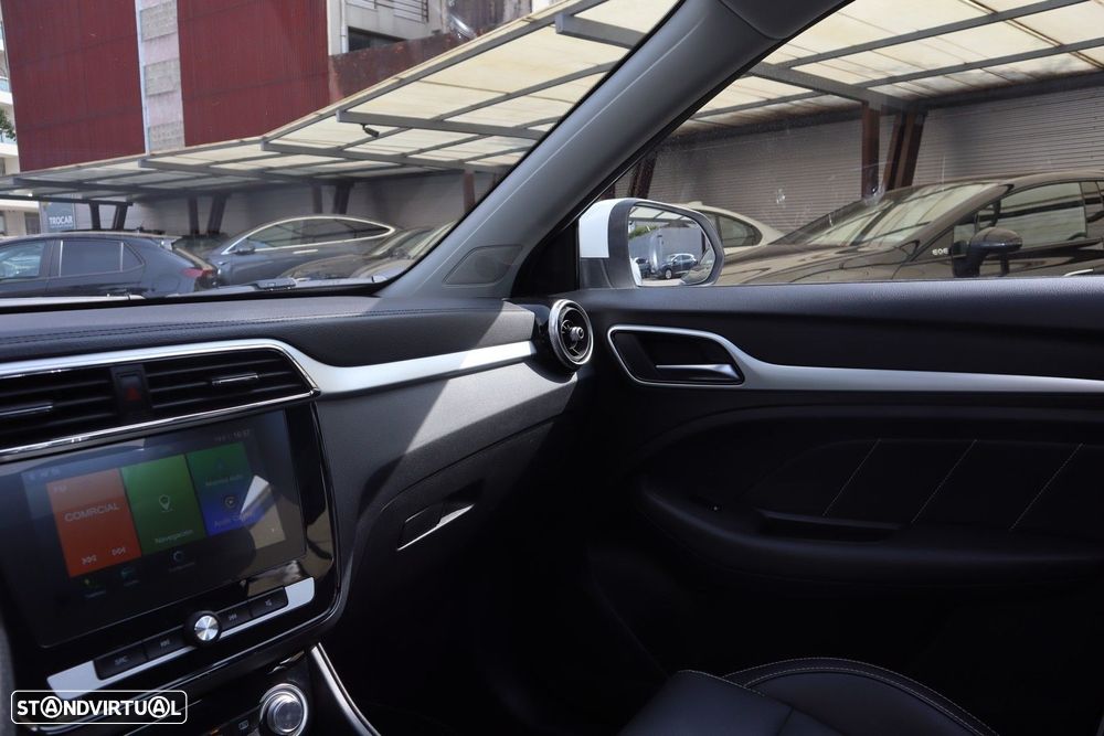 MG ZS EV Luxury - 44