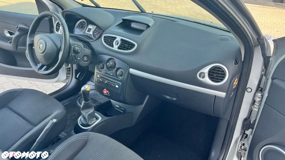 Renault Clio 1.2 TCE Authentique - 17