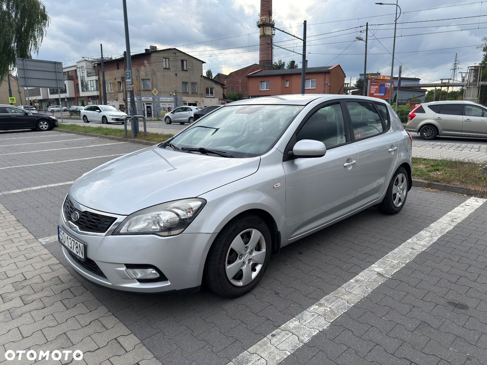 Kia Ceed - 1