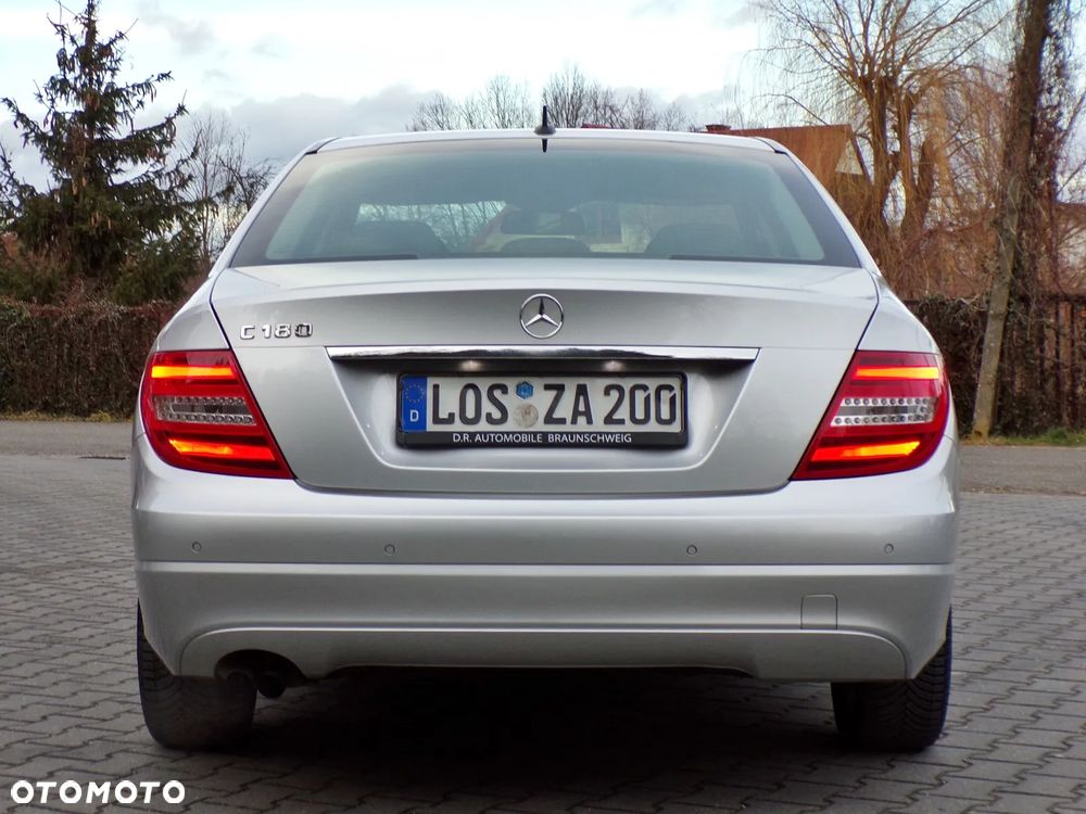 Mercedes-Benz Klasa C 180 BlueEFFICIENCY Elegance - 10