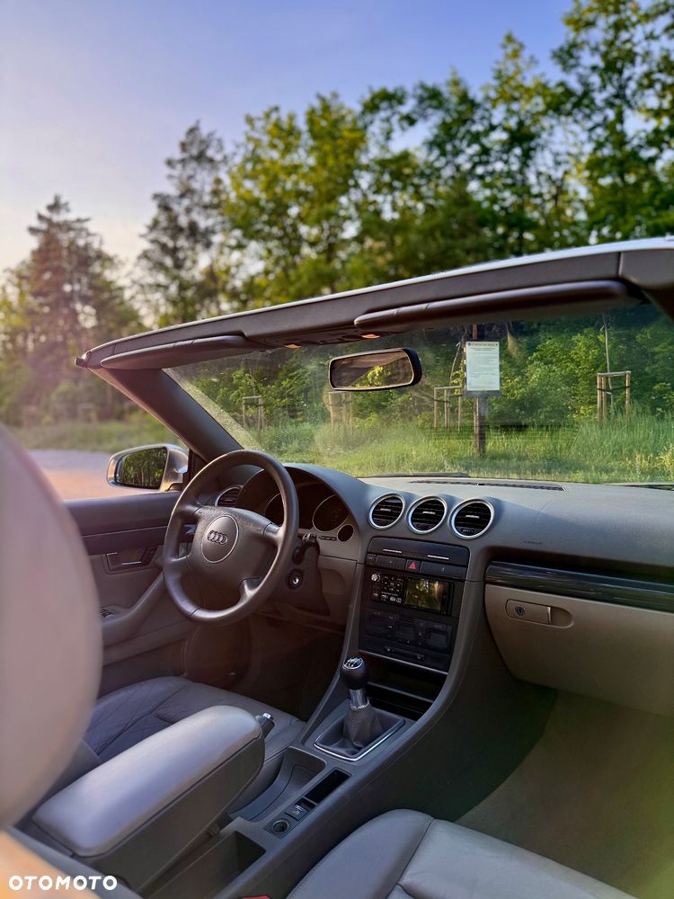 Audi A4 Cabrio 2.4 - 11