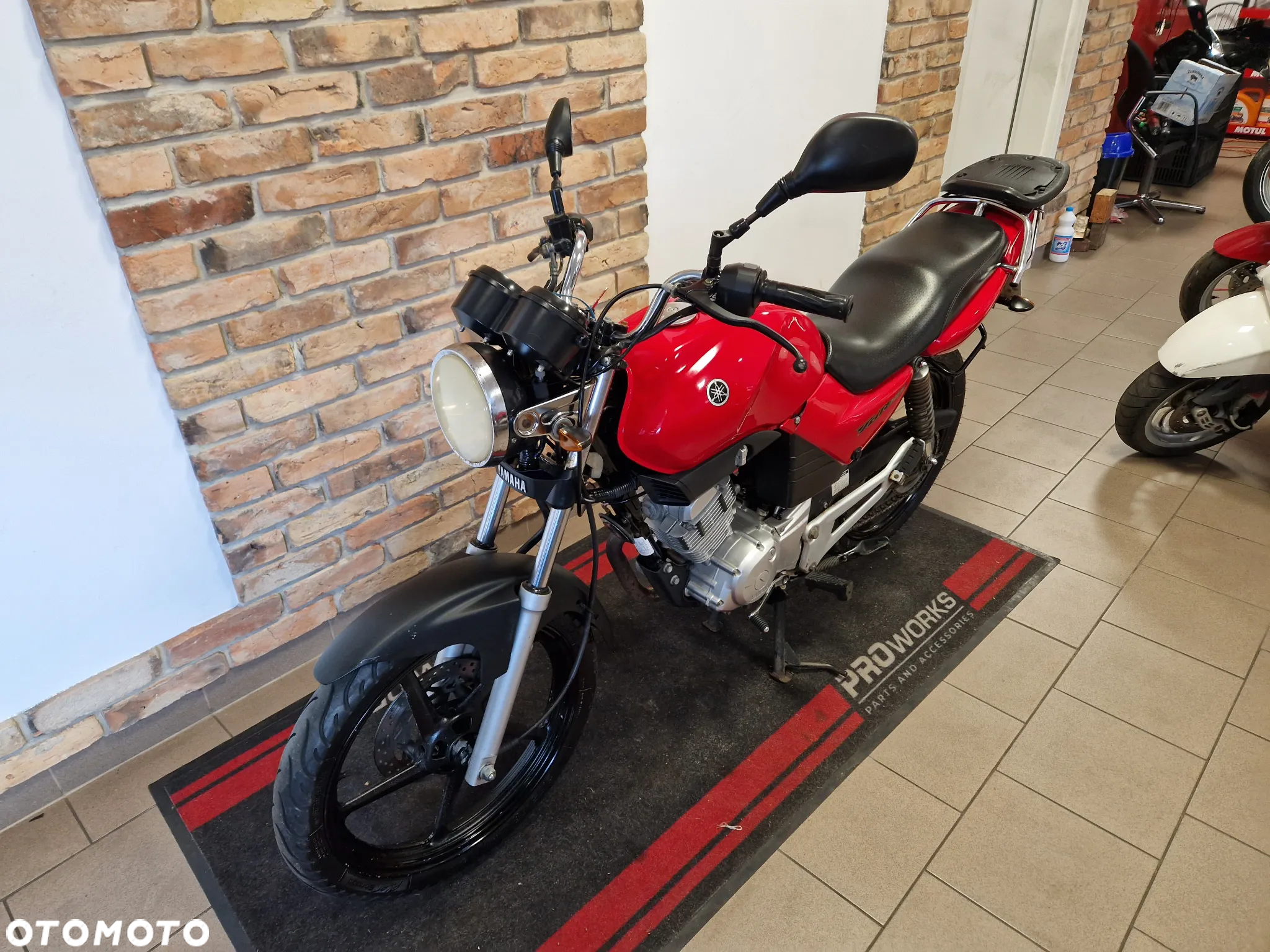 Yamaha YBR - 7