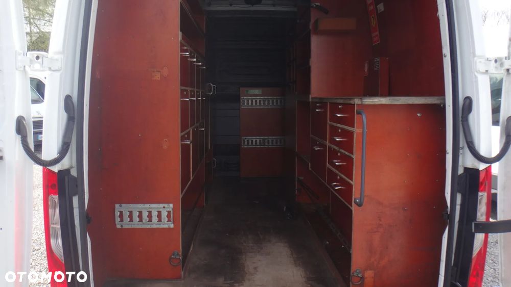 Mercedes-Benz Sprinter - 7
