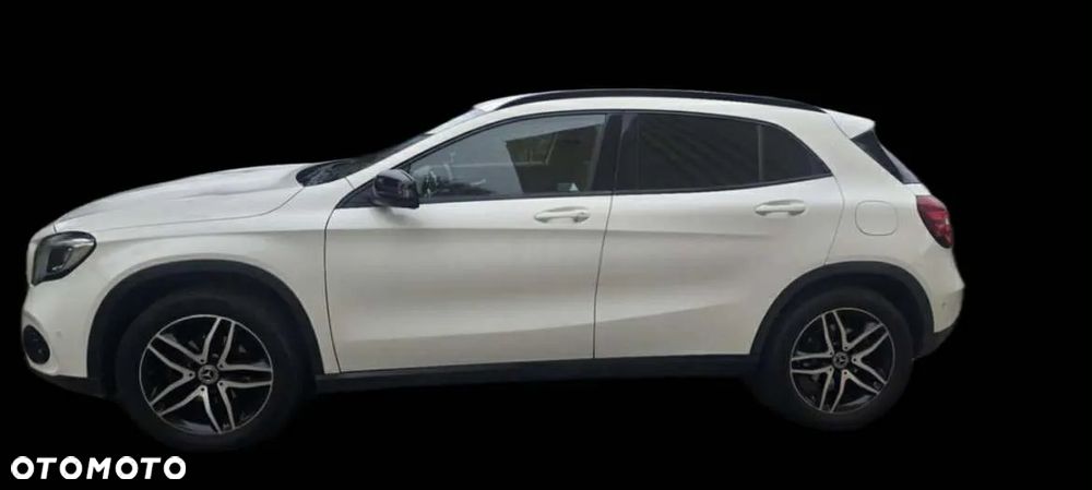 Mercedes-Benz GLA 180 d 7G-DCT - 2