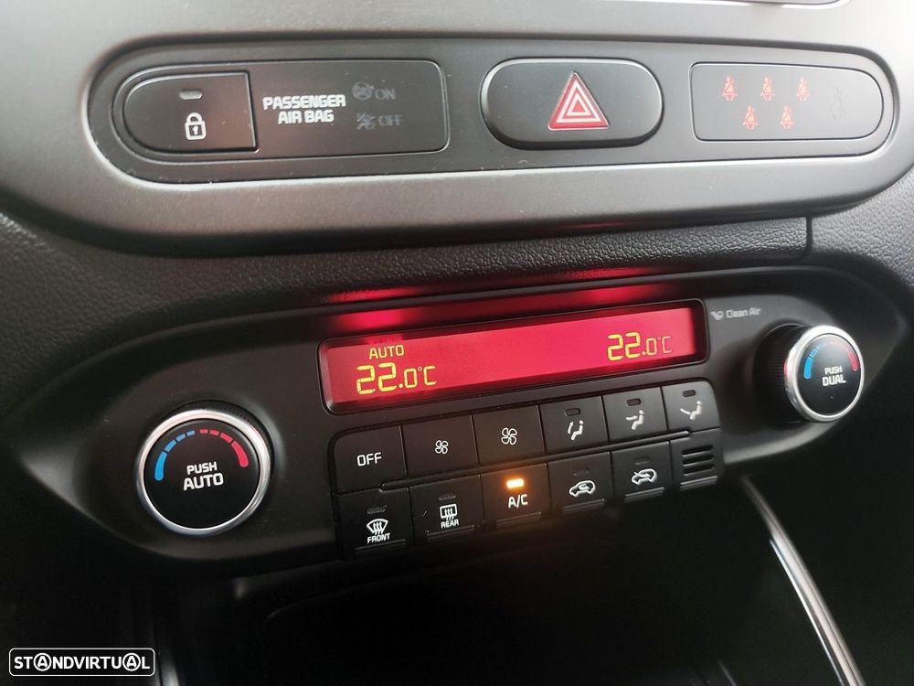 Kia Carens 1.7 CRDi ISG TX - 27