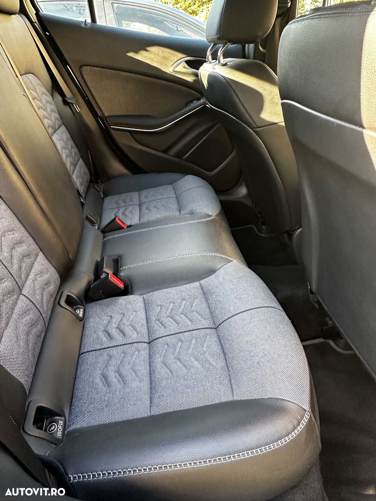 Mercedes-Benz GLA - 12