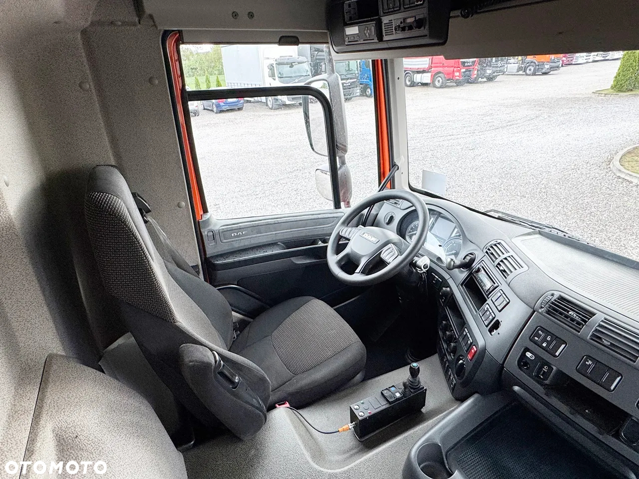 DAF CF 400 / 6X2 / HAKOWIEC / ZABUDOWA PALFINGER - 20 000 KG / Z NIEMIEC - 29