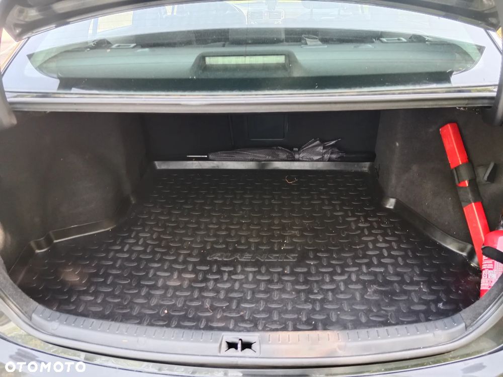 Toyota Avensis 1.8 Luna - 8