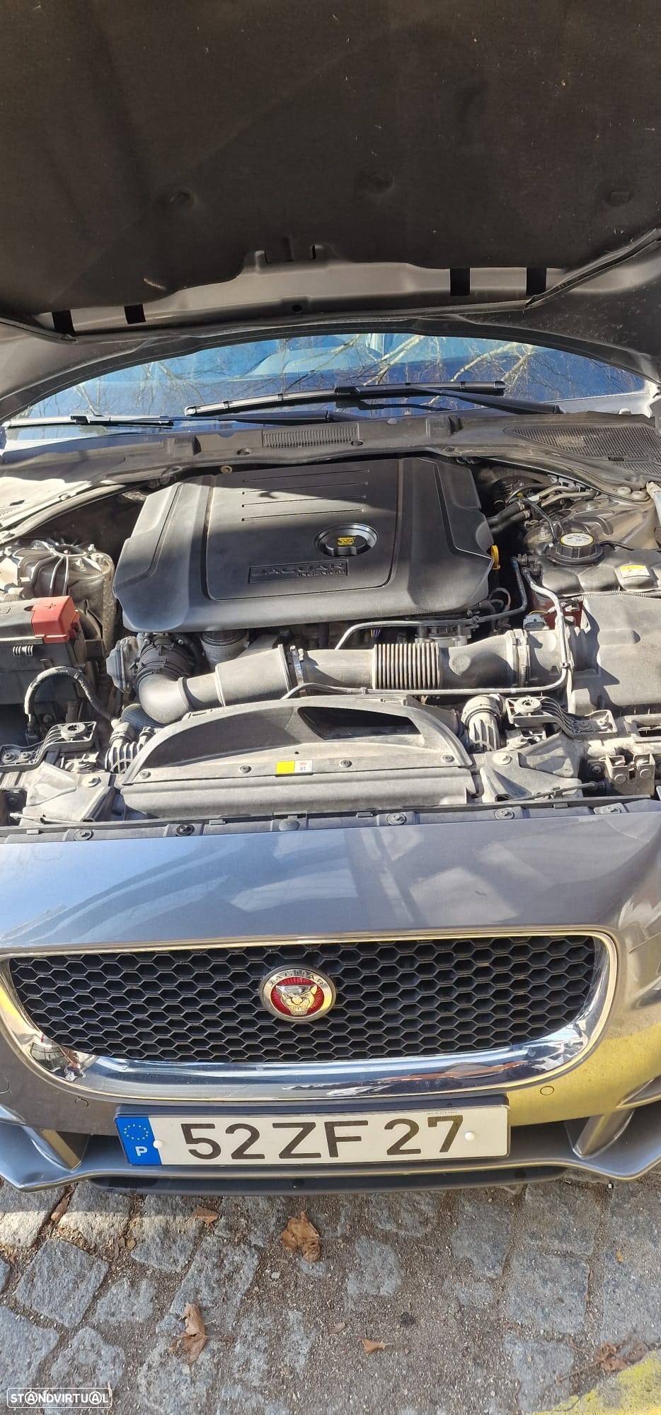 Jaguar XE - 40