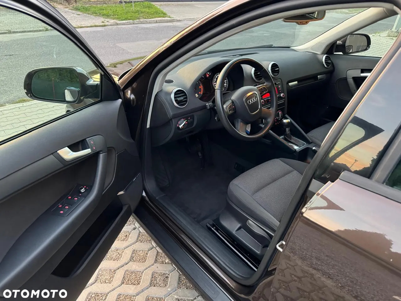 Audi A3 1.6 TDI Ambiente S tronic - 8