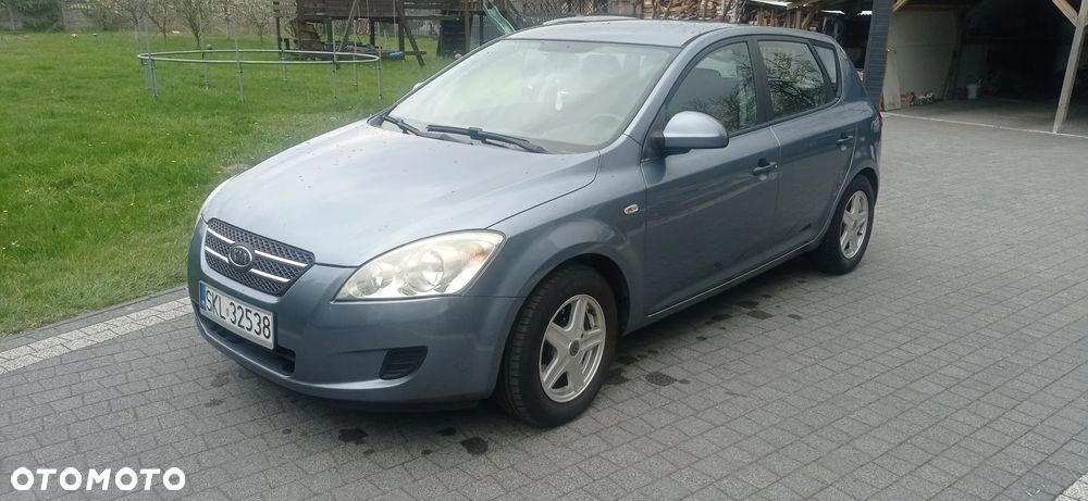 Kia Ceed - 1