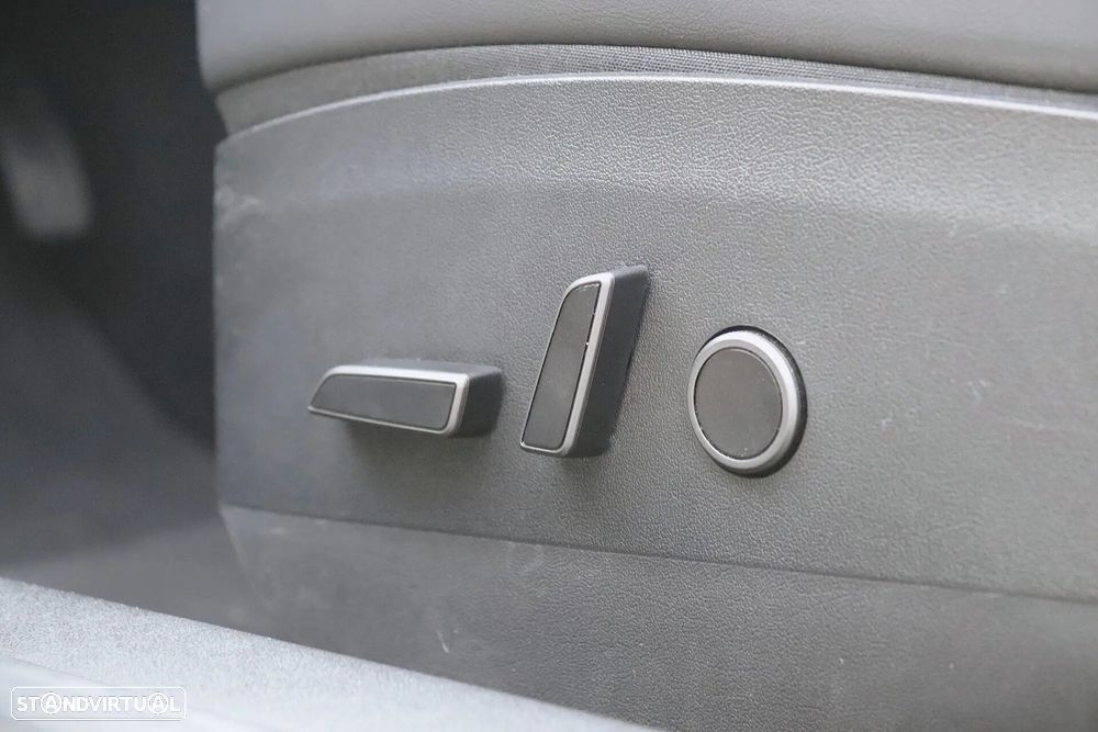 Tesla Model 3 Long-Range Dual Motor AWD - 24