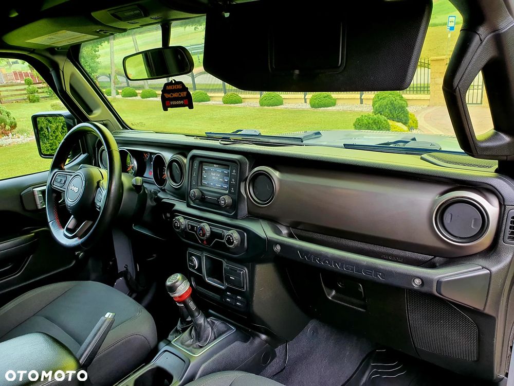 Jeep Wrangler - 16