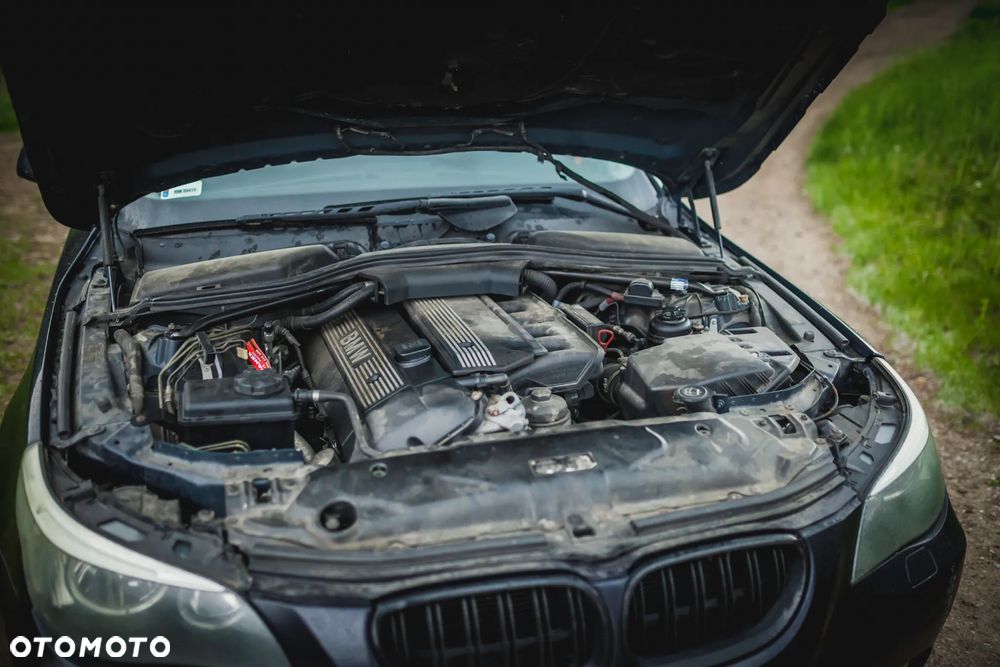 BMW Seria 5 520i - 8