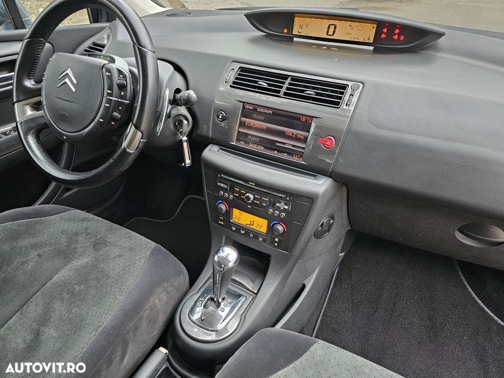 Citroën C4 1.6 HDI FAP EGS6 Exclusive - 8