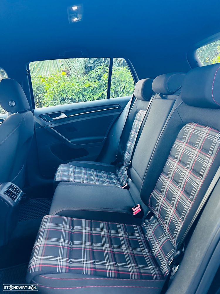 VW Golf 2.0 TSi GTI - 14