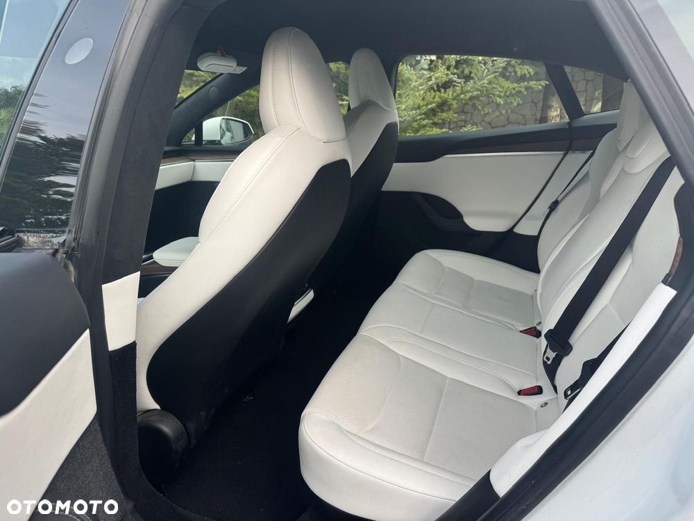 Tesla Model S AWD - 10