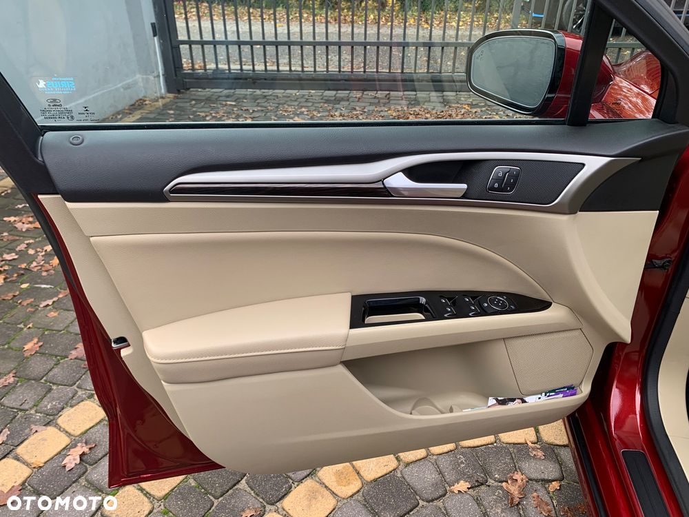 Ford Fusion - 14