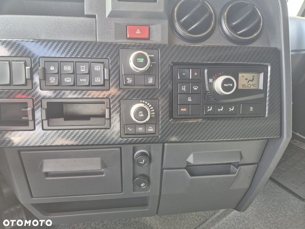 Renault T480 HIGHCAB STANDARD ZADBANY DUŻE BAKI ASO - 14