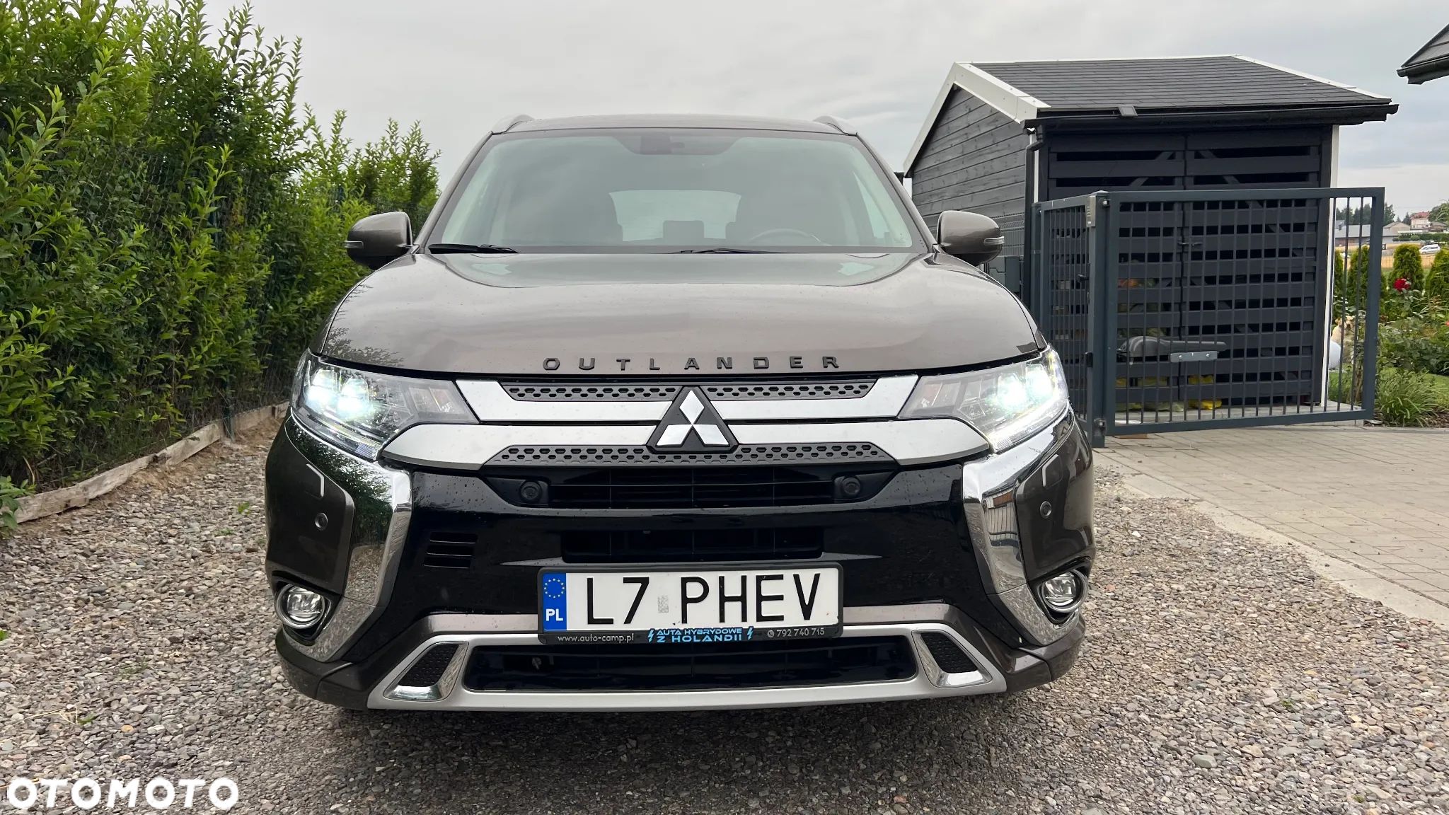 Mitsubishi Outlander - 1