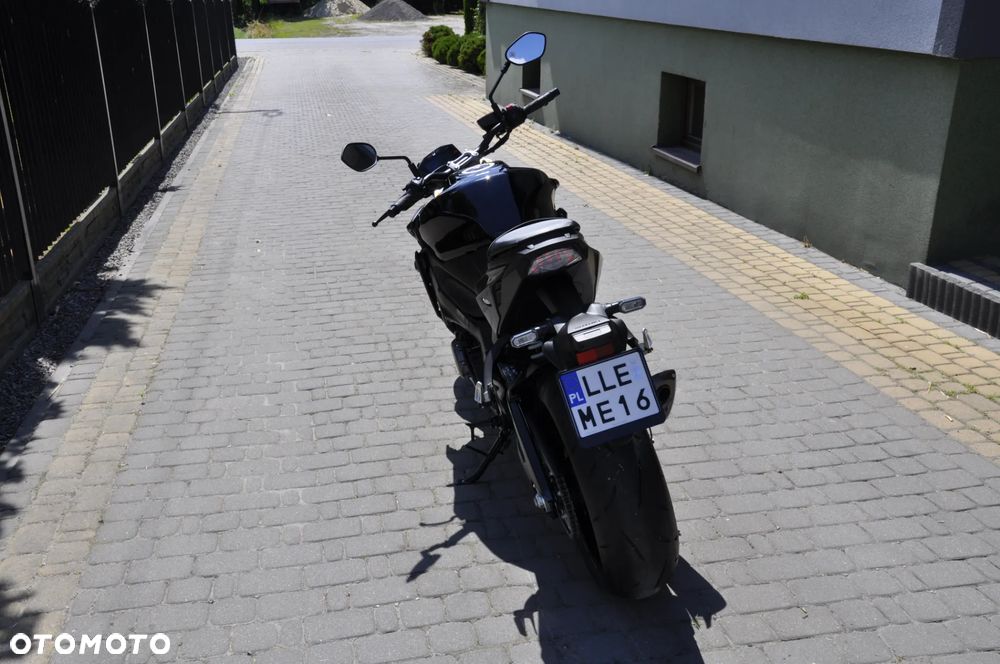 Suzuki GSX 1000 - 10
